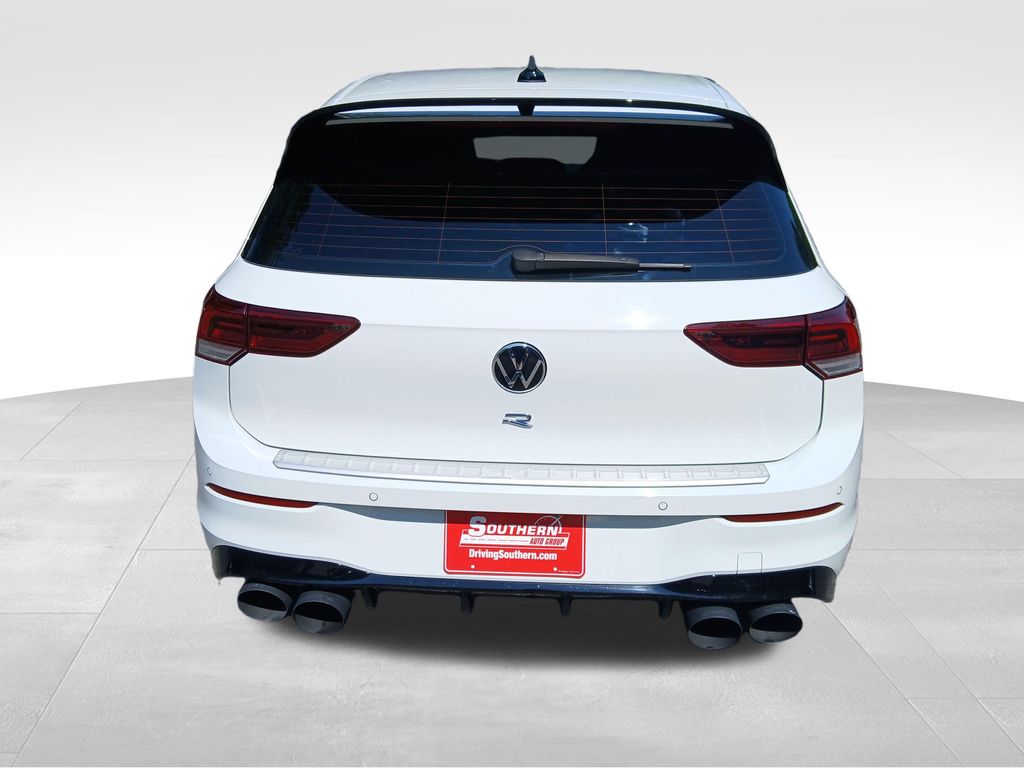 Used 2023  Volkswagen 2.0T image 4