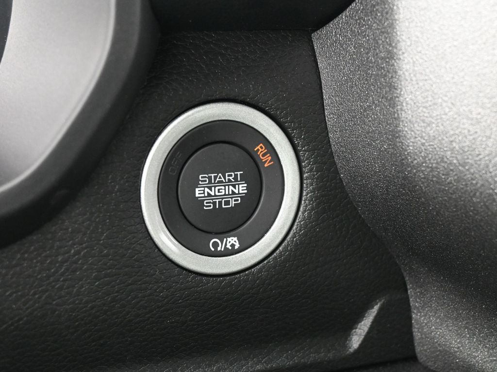 New 2026 Diamond Black Crystal Pearlcoat Ram Express image 25