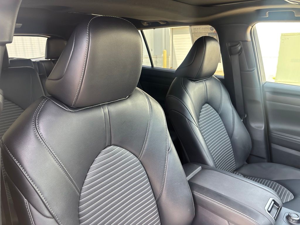 Used 2025 Toyota Highlander SUV