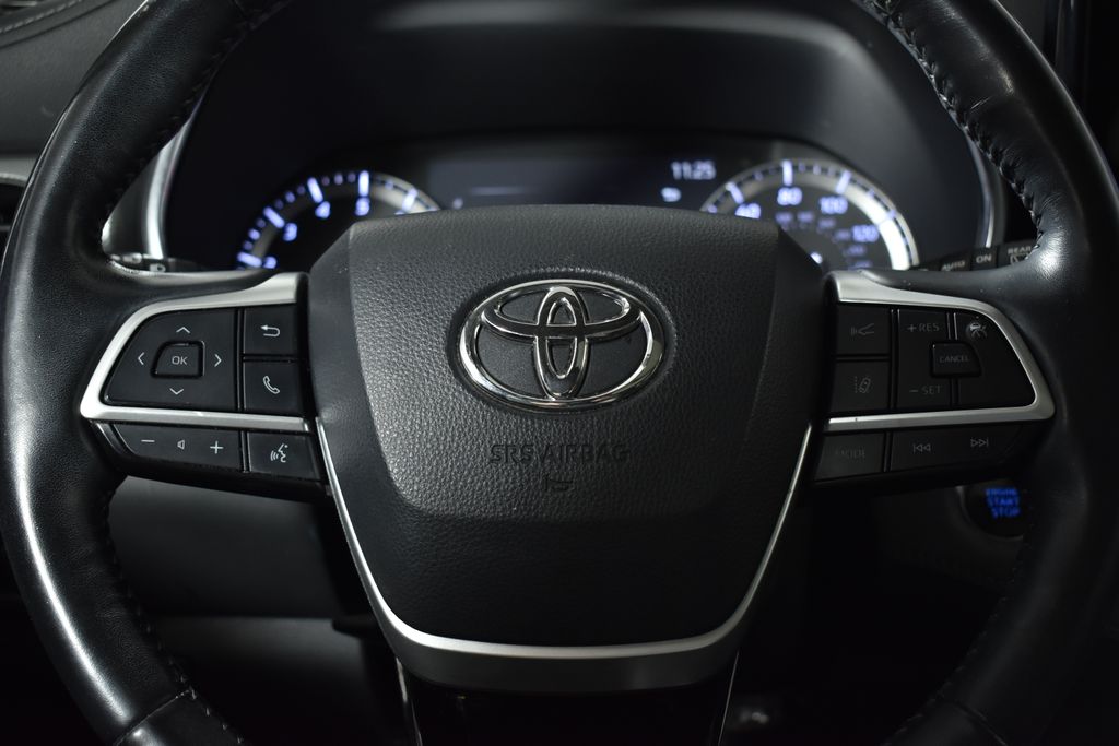 Thumbnail: 2022 Toyota Highlander - 20