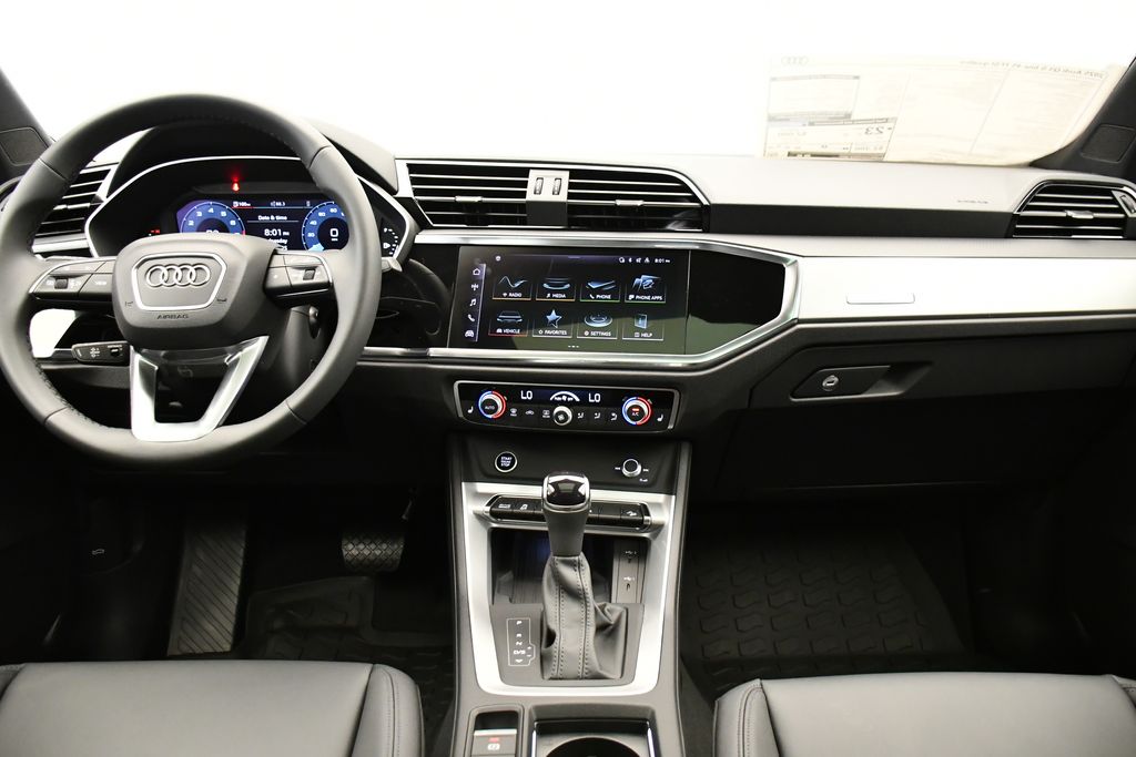 Thumbnail: 2025 Audi Q3 - 18