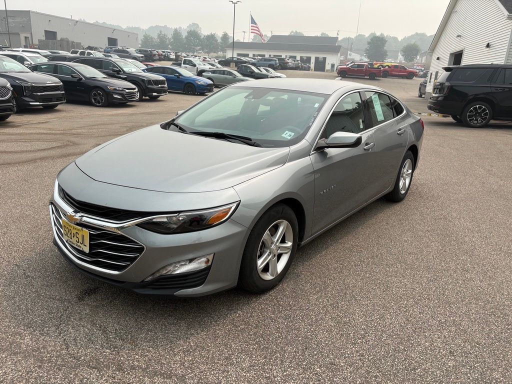 Sterling Gray Metallic 2023 Chevrolet Malibu Sedan Front-Wheel Drive Continuously Variable Transmission