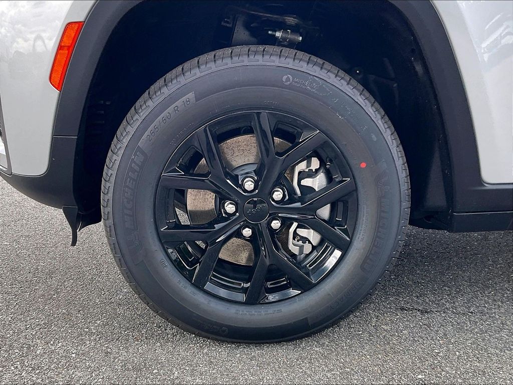 2026 Jeep Grand Cherokee L — photo 8
