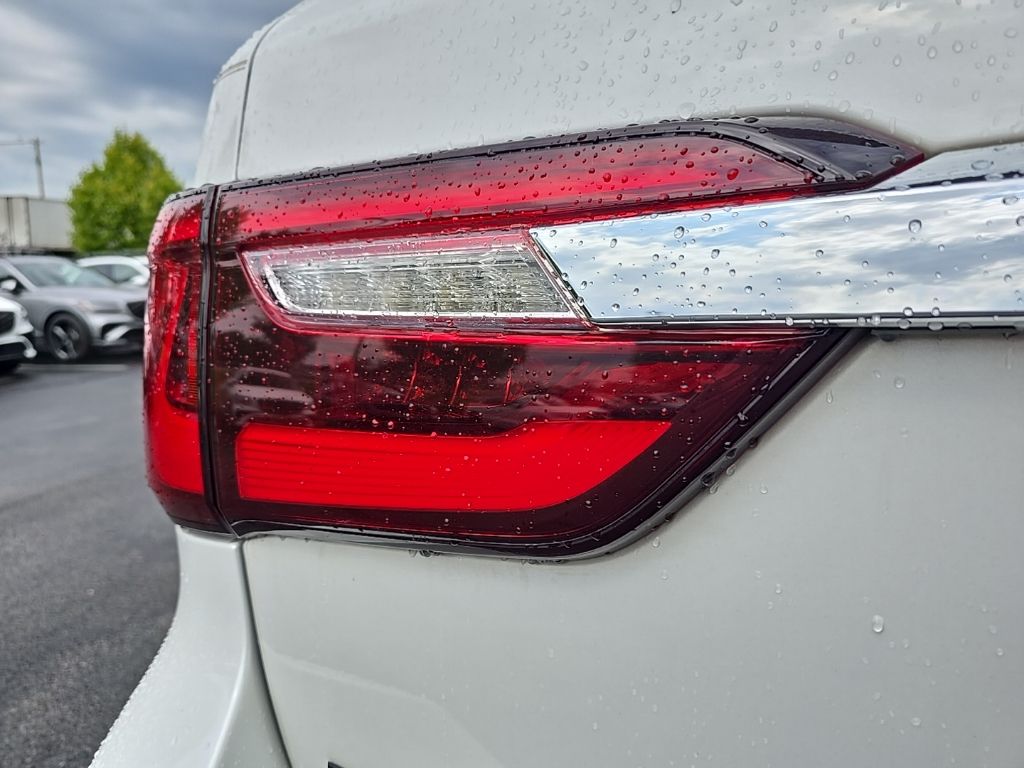 Thumbnail: 2018 INFINITI QX80 - 10