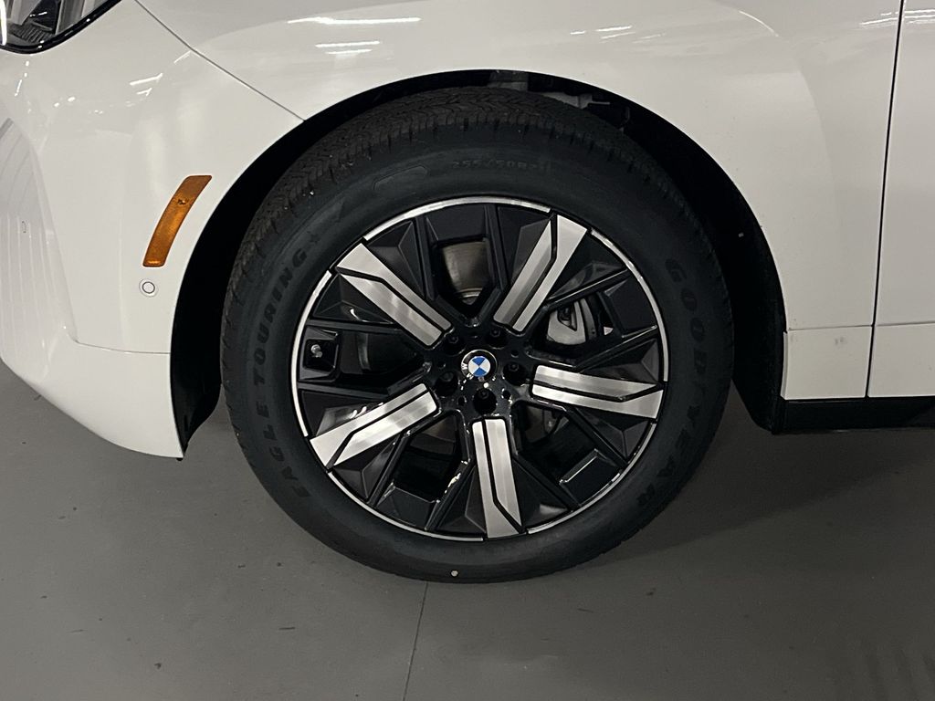 Thumbnail: 2026 BMW iX - 10