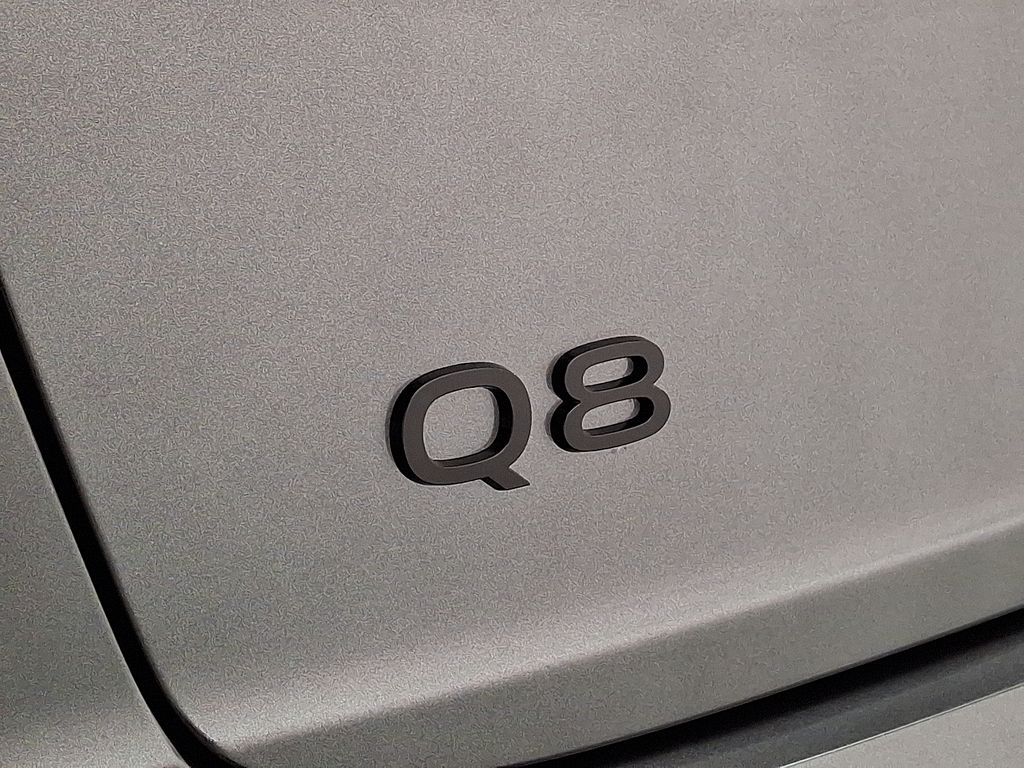 Thumbnail: 2026 Audi Q8 - 16