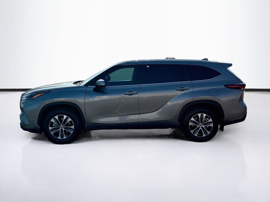 Thumbnail: 2026 Toyota Highlander - 8