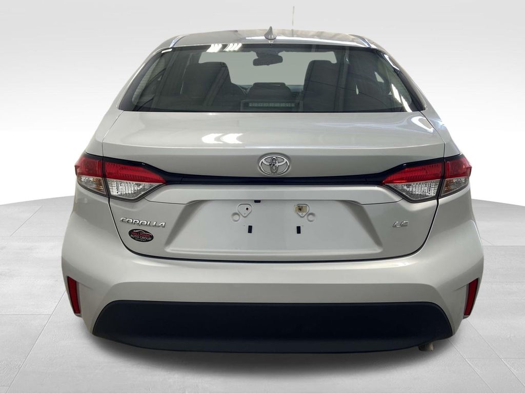 2024 Toyota Corolla LE photo 4