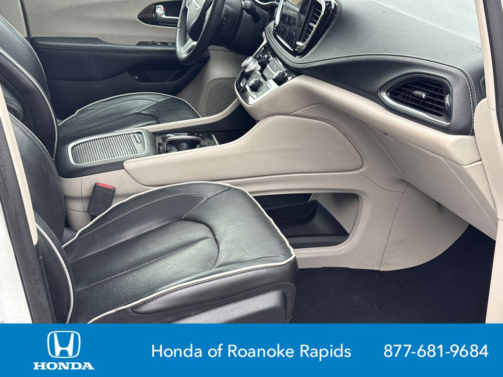 Used 2023 Chrysler Pacifica Hybrid Van