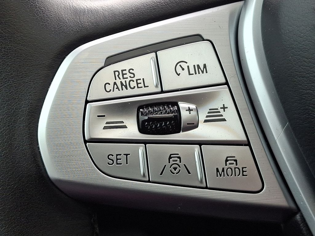 2022 BMW X7 xDrive40i 25