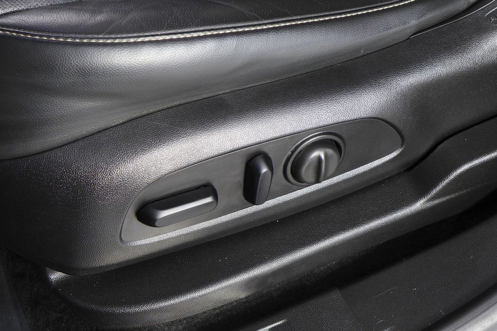 Thumbnail: 2017 GMC Acadia - 24