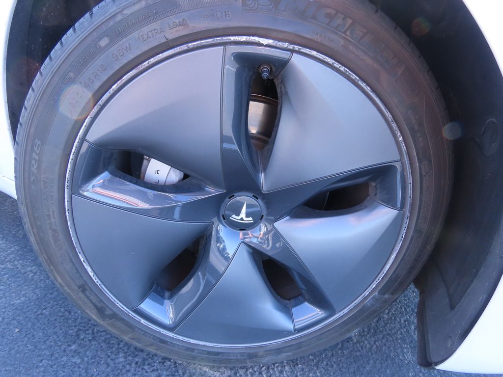 2019 Tesla Model 3 Standard Range 18