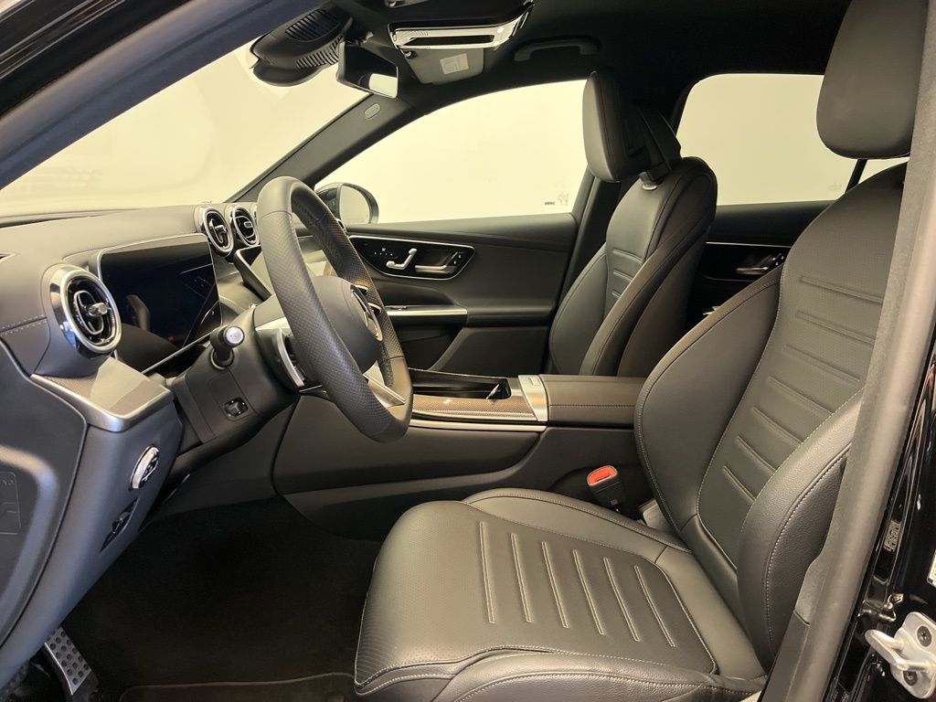 Thumbnail: 2025 Mercedes-Benz GLC - 12