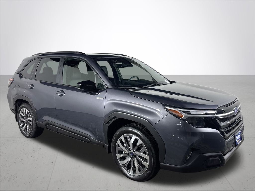 2025 Subaru Forester Touring photo 4