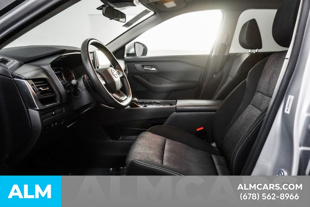Used 2025 Silver Nissan SV image 16