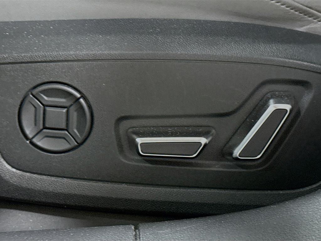 Thumbnail: 2021 Audi S6 - 4