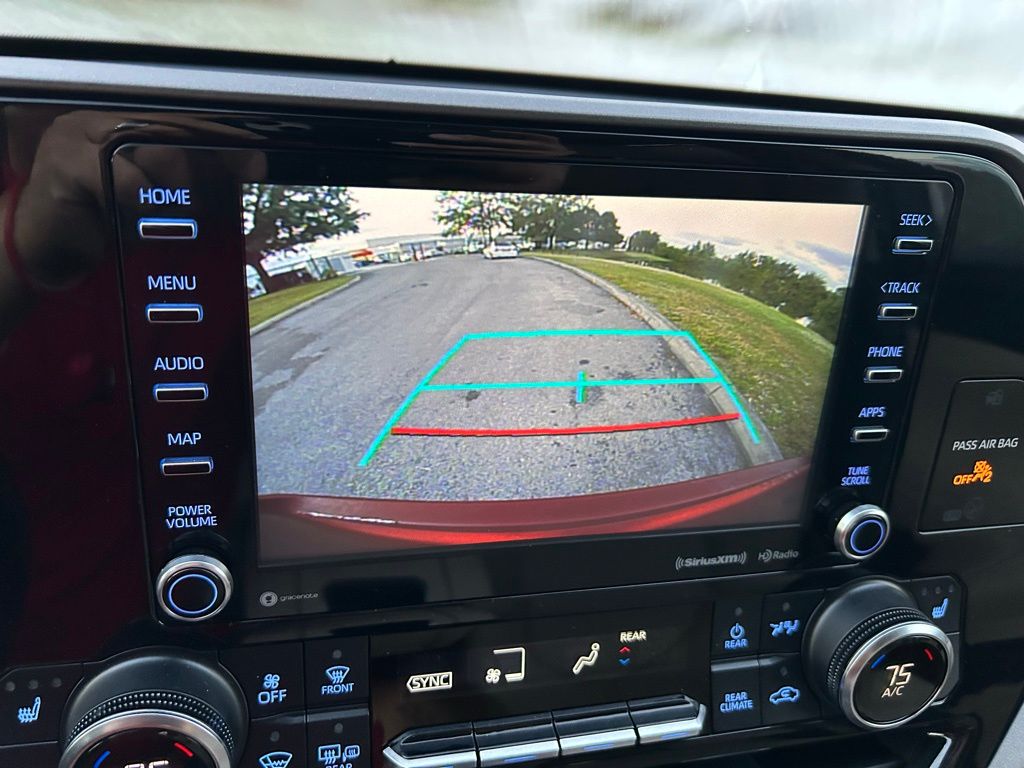 Thumbnail: 2022 Toyota Highlander - 26