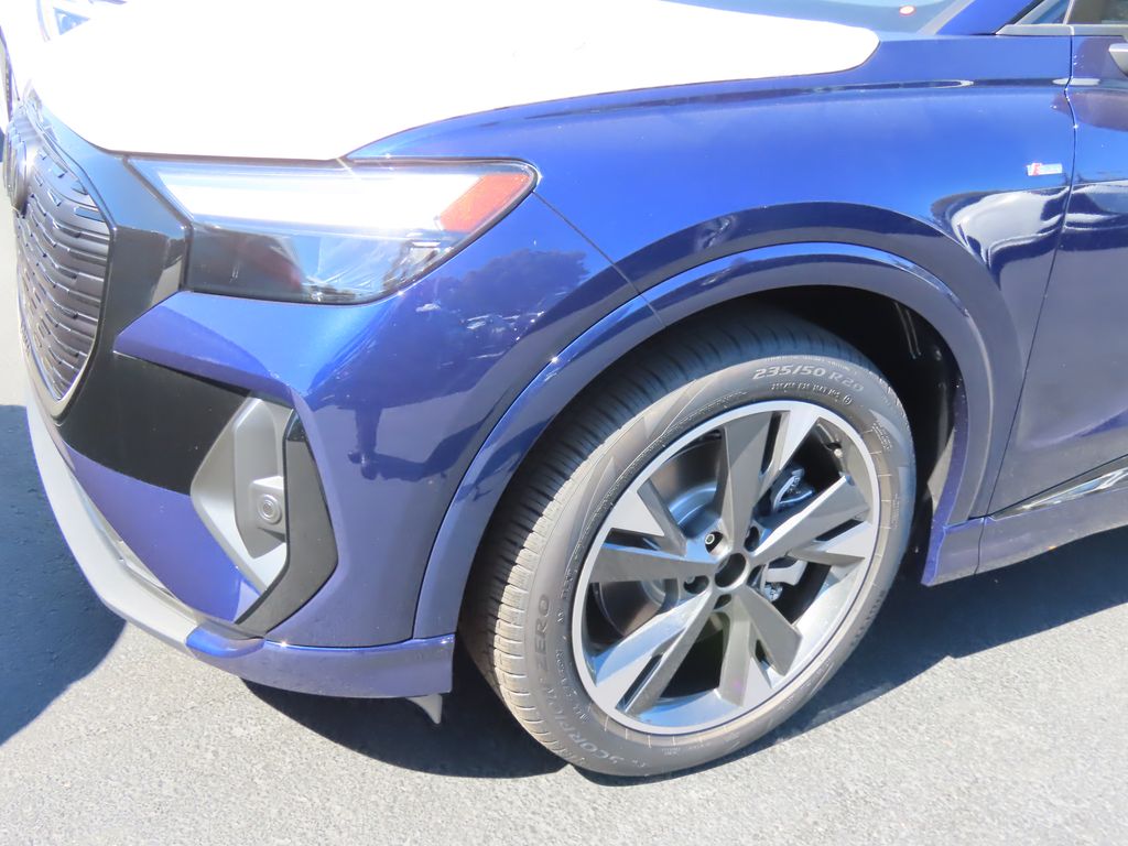 Thumbnail: 2025 Audi Q4 e-tron - 2