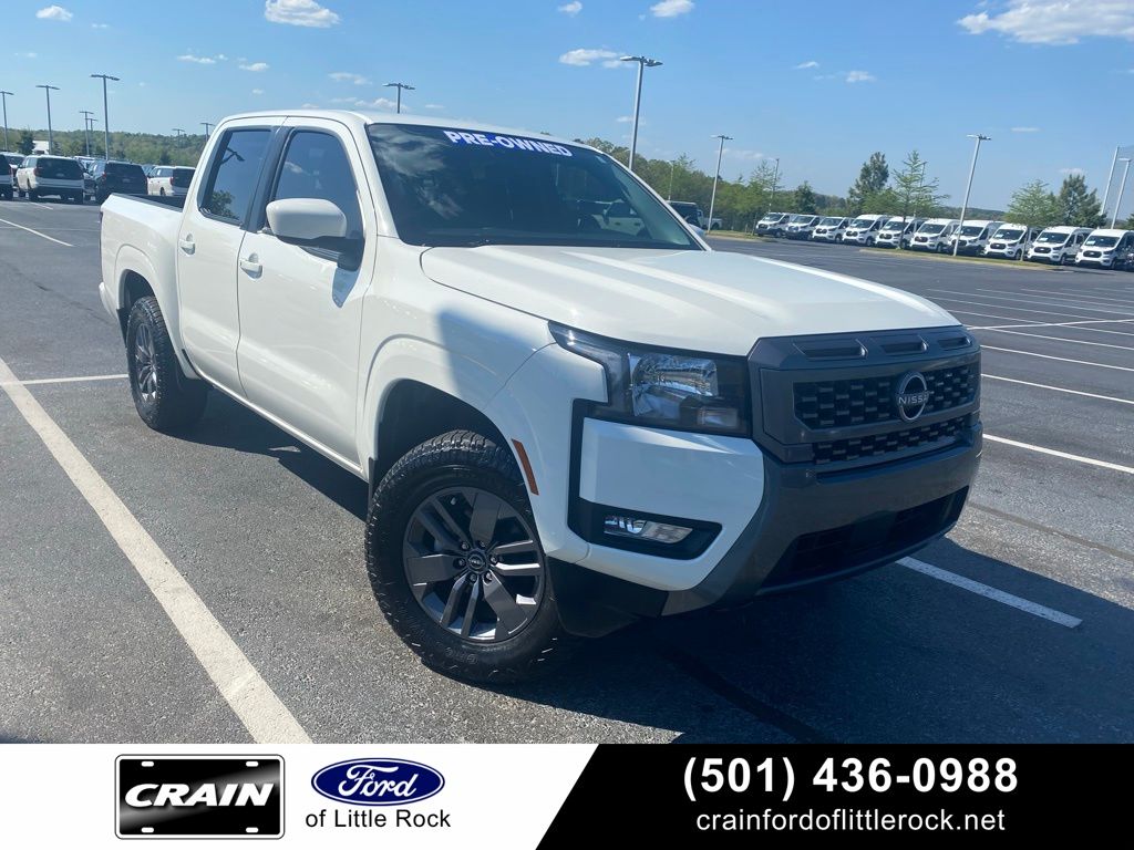 Glacier White 2025 Nissan Frontier SV Crew Cab 4WD Pickup Truck Four-Wheel Drive 9-Speed Automatic Overdrive