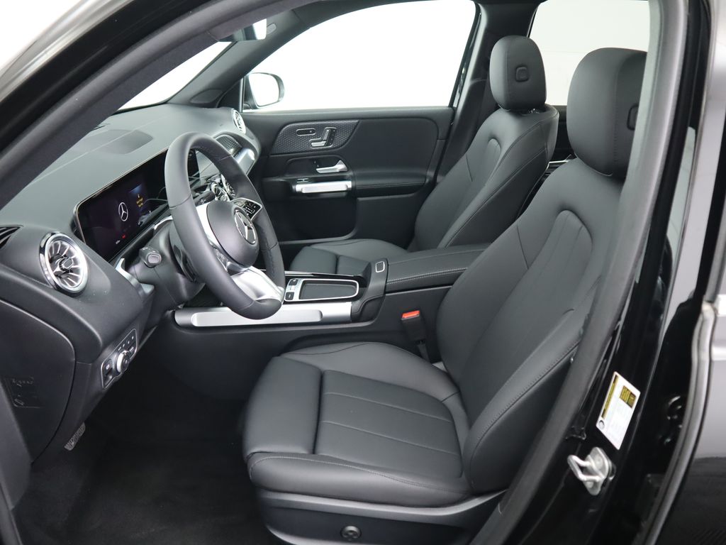 Thumbnail: 2025 Mercedes-Benz GLB - 19