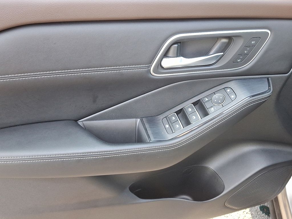 Thumbnail: 2021 Nissan Rogue - 13