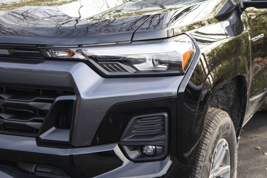 2024 Chevrolet Colorado LT 3