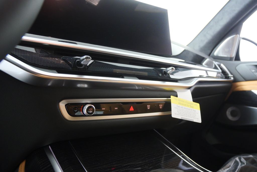 Thumbnail: 2026 BMW X7 - 24