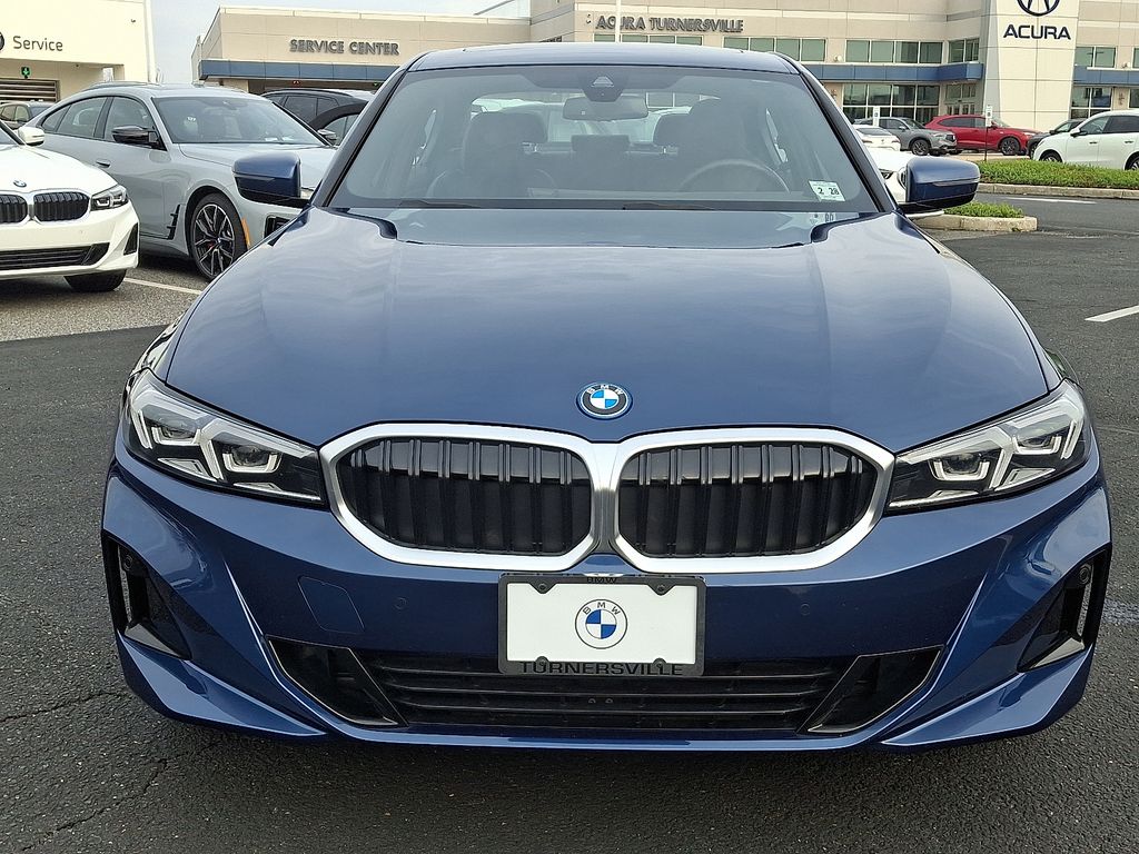 Thumbnail: 2023 BMW 3 Series - 2