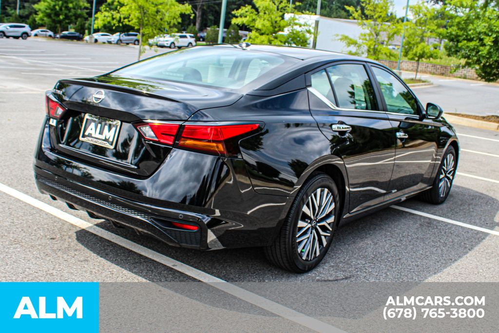 Used 2025 Black Nissan 2.5 SV image 6