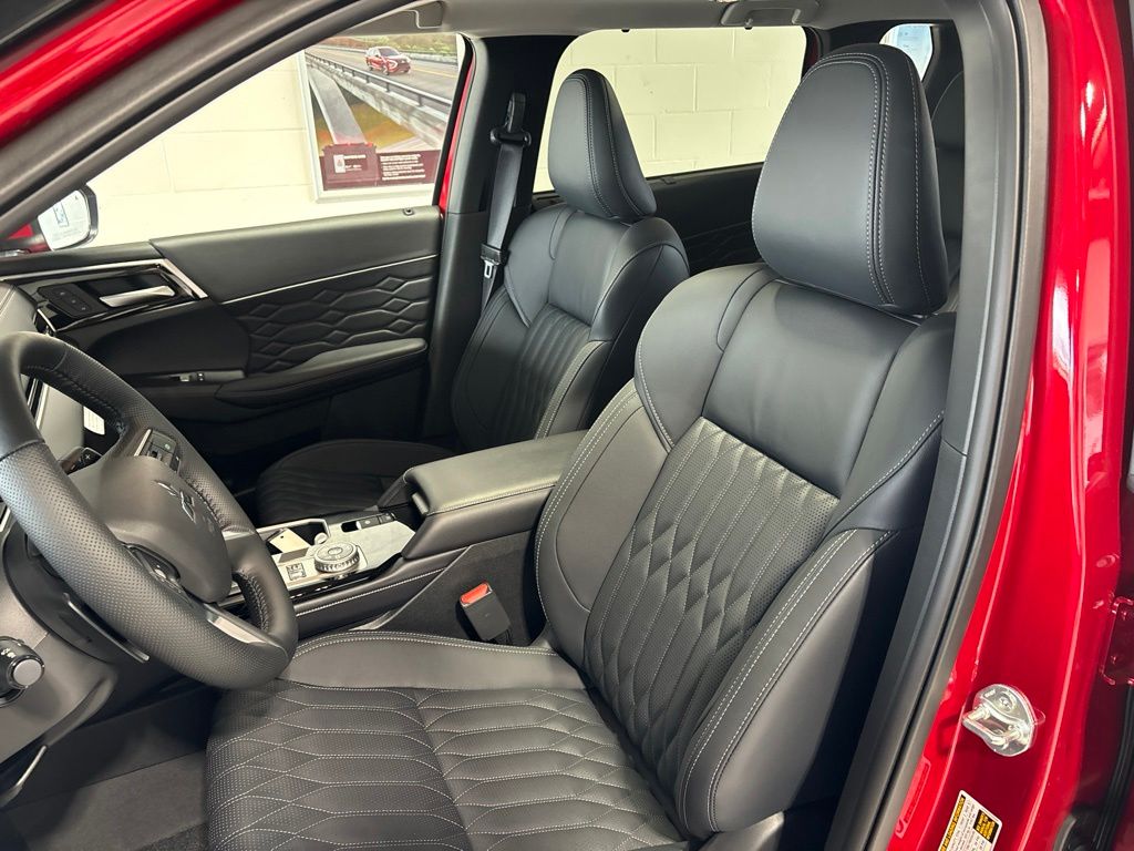 New 2026 Mitsubishi Outlander PHEV SUV