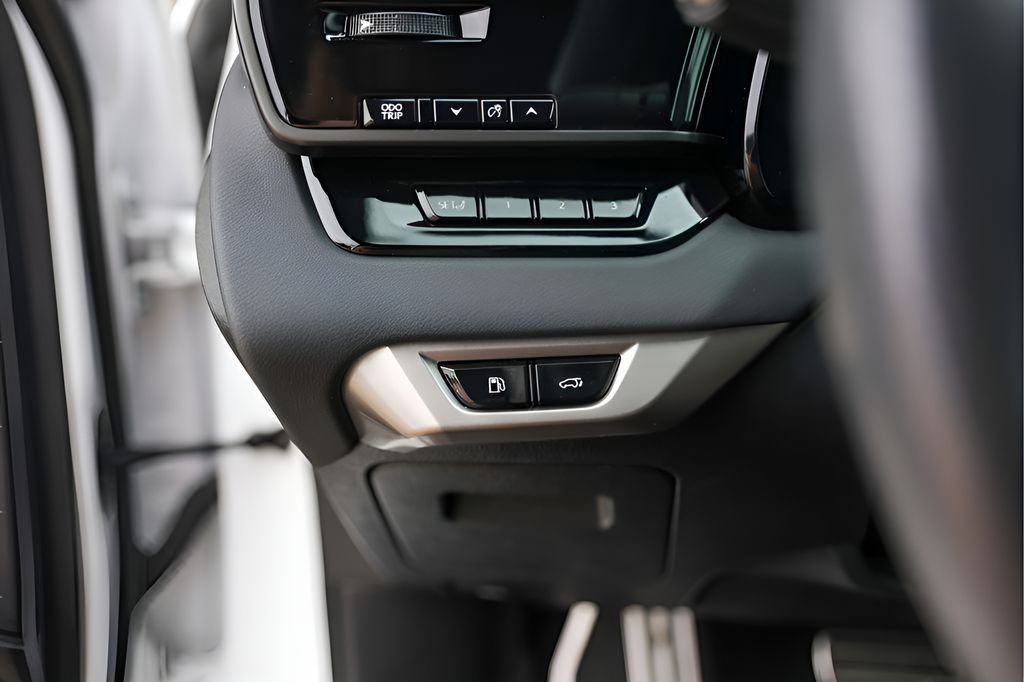 Used 2024 White Lexus 500h F SPORT Performance image 18
