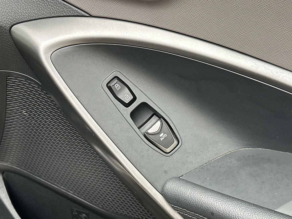 Thumbnail: 2018 Hyundai Santa Fe - 21