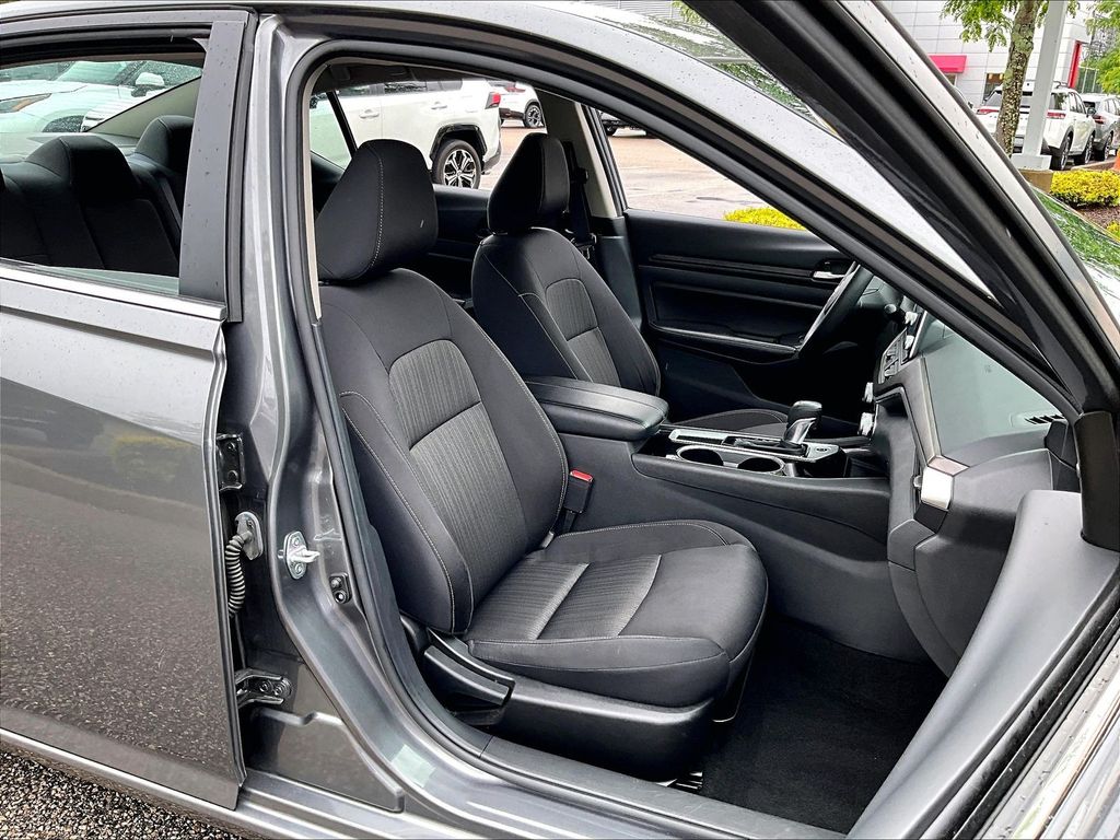 2024 Nissan Altima — photo 11