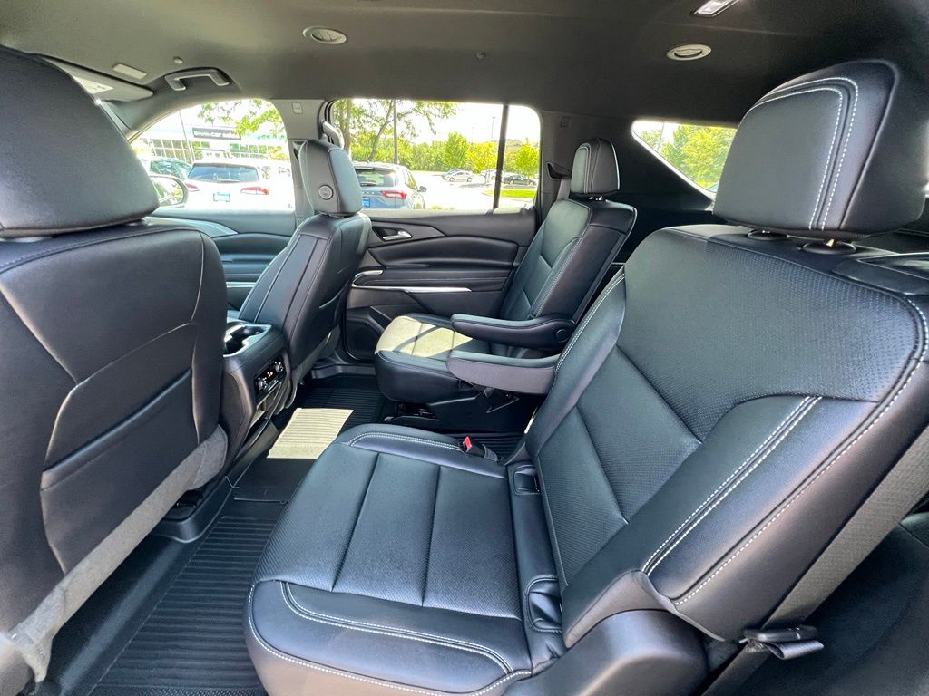 Used 2026 Chevrolet Traverse SUV