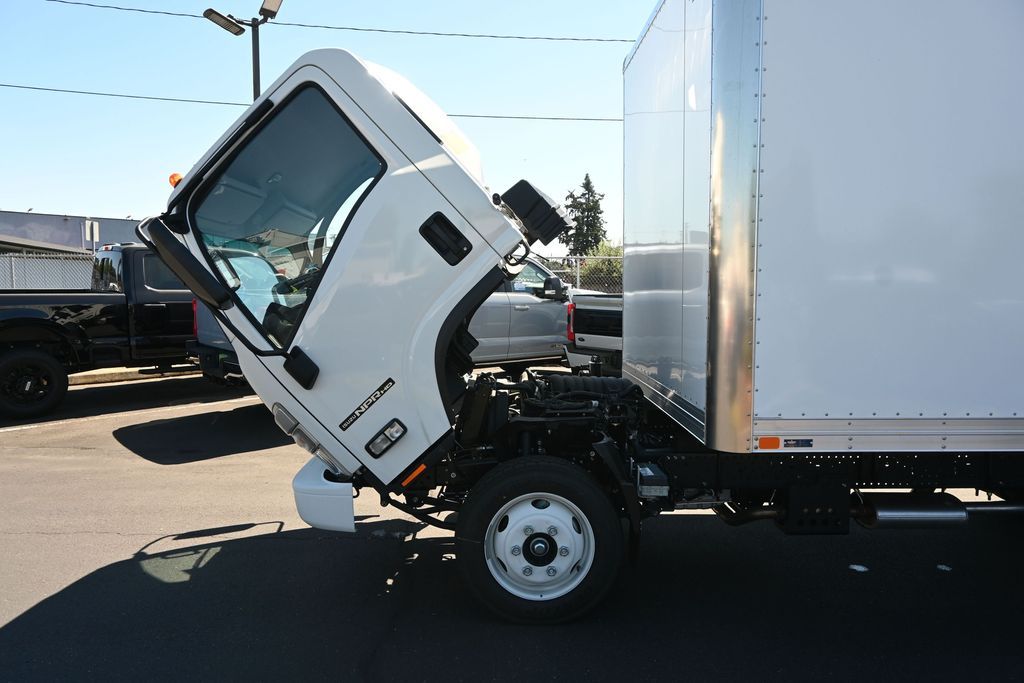 2025 Isuzu NPR HD 