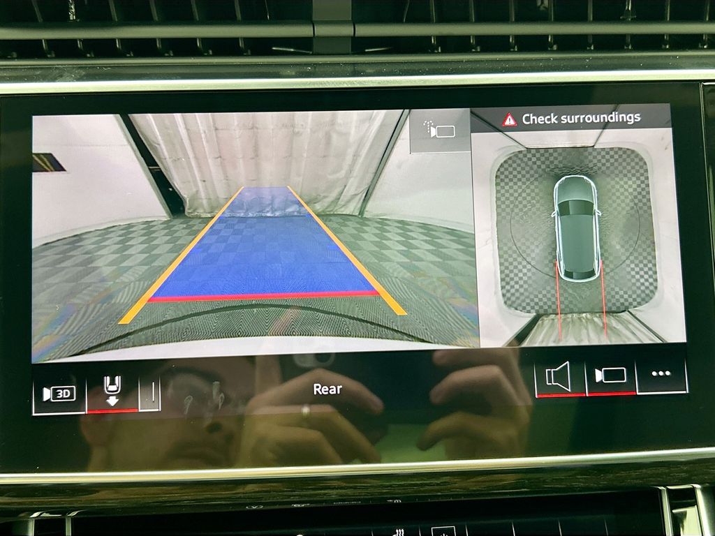 Thumbnail: 2026 Audi Q8 - 15