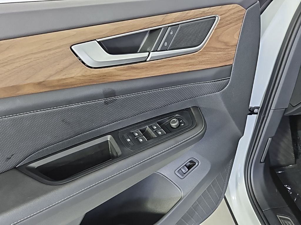 Thumbnail: 2025 Volkswagen Atlas - 12