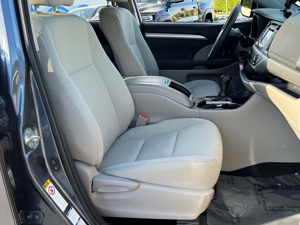 2018 Toyota Highlander LE
