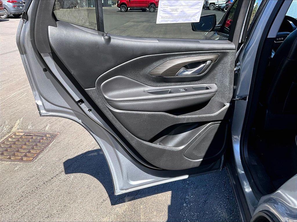 2023 GMC Terrain — photo 21