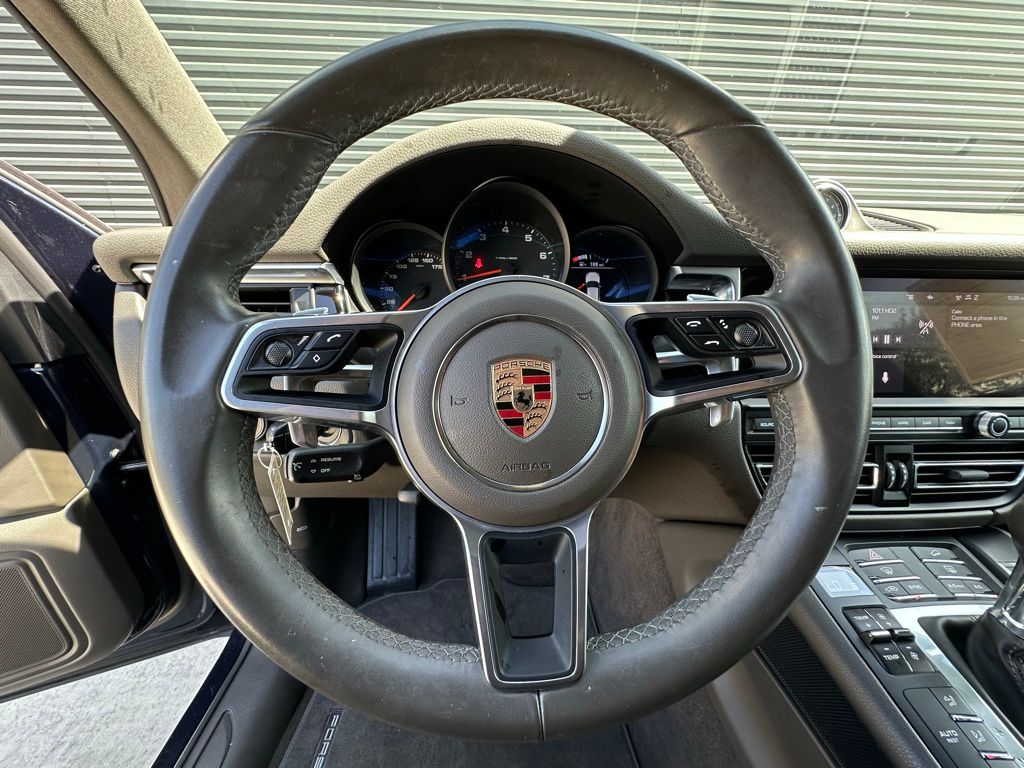 Thumbnail: 2020 Porsche Macan - 17