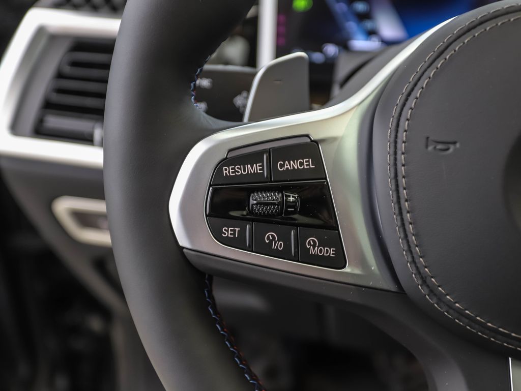 Thumbnail: 2026 BMW X7 - 12