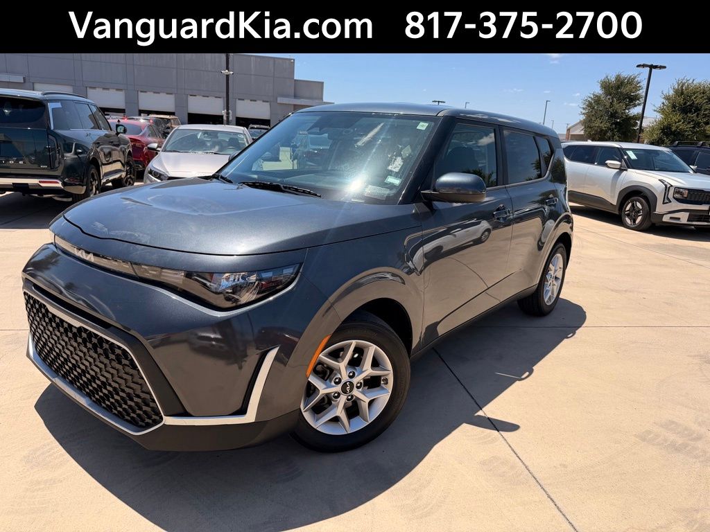 Gravity Gray 2024 Kia Soul SUV / Crossover Front-Wheel Drive Continuously Variable Transmission
