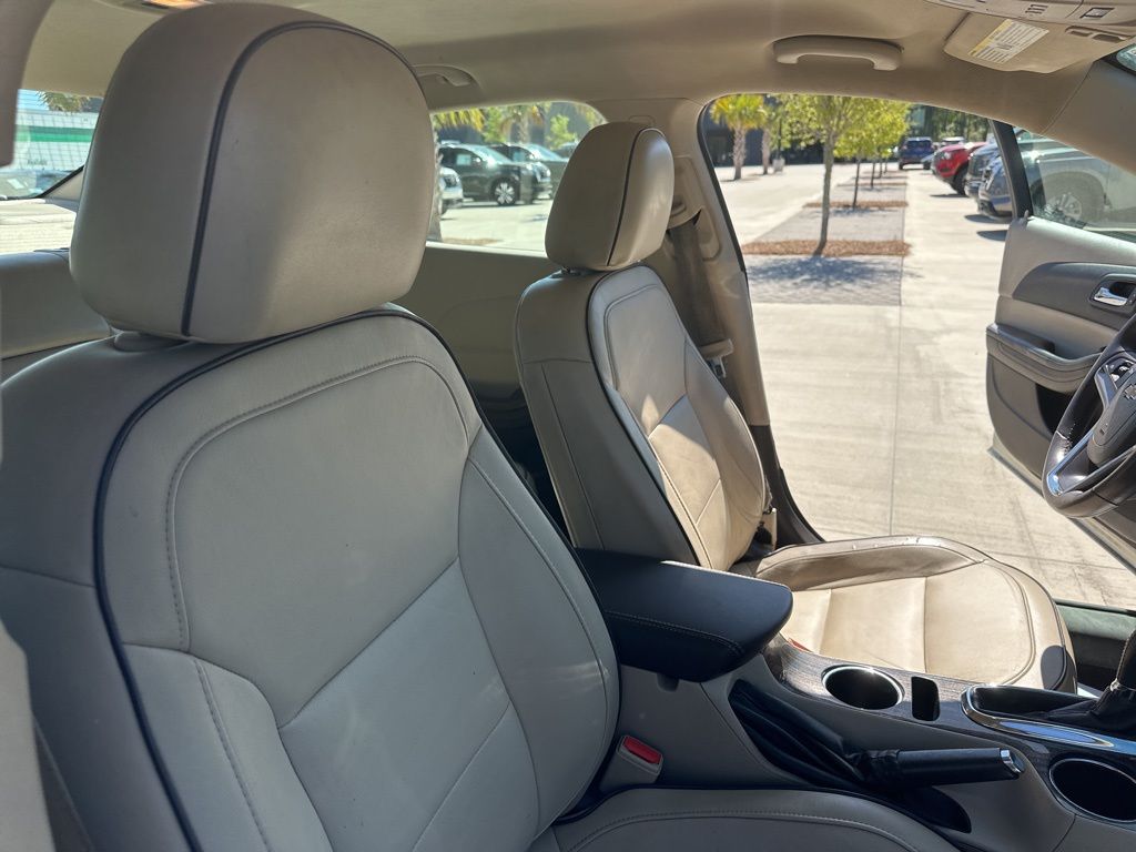 2014 Champagne Silver Metallic Chevrolet Malibu LT FWD Sedan