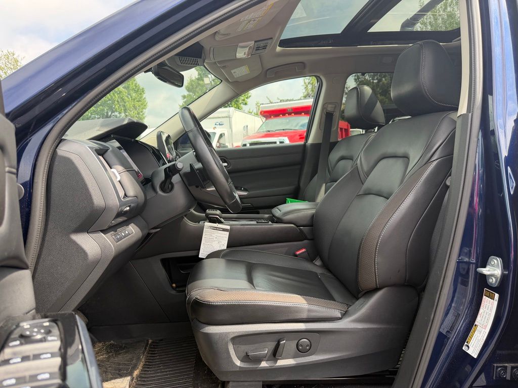 2024 Nissan Pathfinder SL 4WD