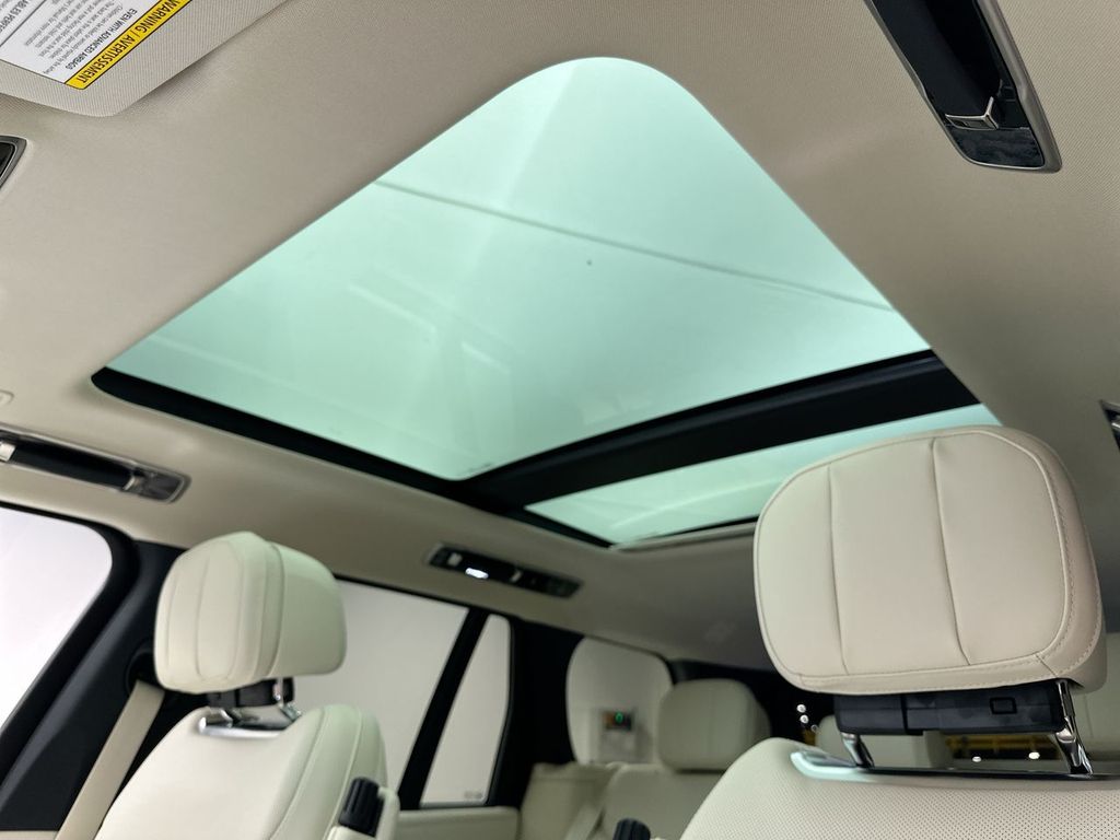 Thumbnail: 2025 Land Rover Range Rover - 10