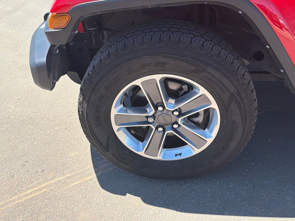 Used 2022 Red Jeep Unlimited Sahara image 11
