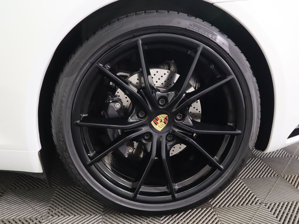 Thumbnail: 2019 Porsche 911 - 32