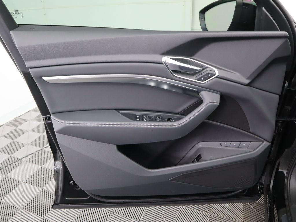 2021 Audi e-tron Premium 25