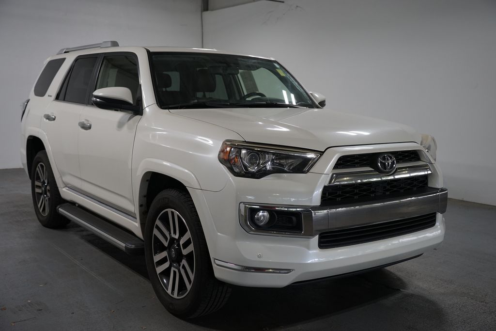 Thumbnail: 2018 Toyota 4Runner - 3