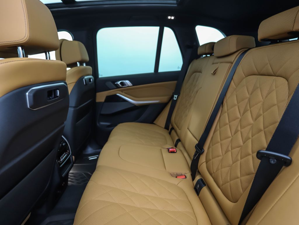 Thumbnail: 2026 BMW X5 - 21